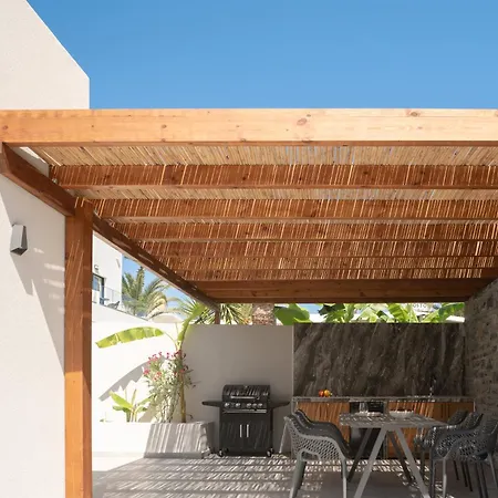 Mousses Villa, With Pool & Whirlpool By The Beach, By Thinkvilla Bali (Crete)